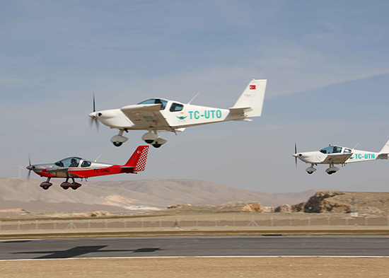 Türkiye’de İlk Kez EASA Sertifikalı Paraşütlü Eğitim Uçakları Konya Ticaret Odası Karatay Üniversitesi’nde